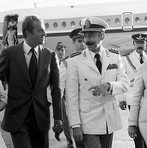 Reyes-reciben-dictador-argentino-Videla_EDIIMA20130117_0559_4